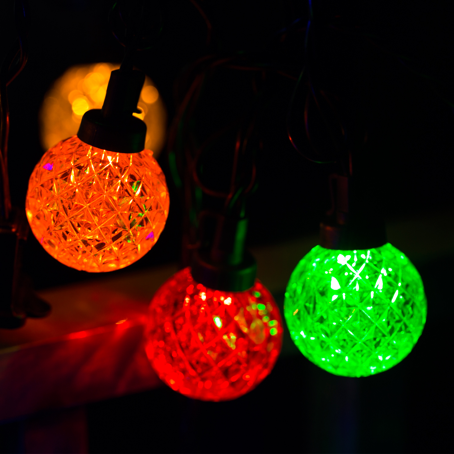 LED 25ft long Diamond Globe Ball indoor/Outdoor string lights